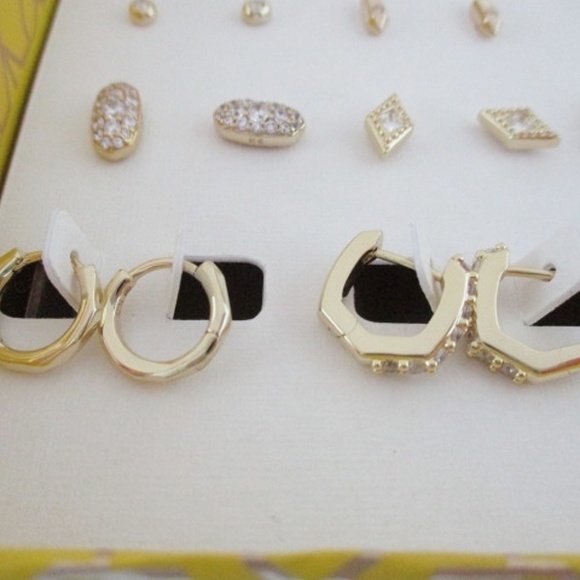 KENDRA SCOTT Earring Gift Set  in Gold - Picture 3 of 6